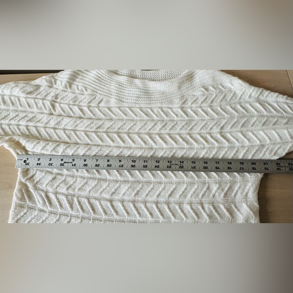 New York & Company Creamy White Boat Neck Sweater / Size Large - Picture 8 of 13